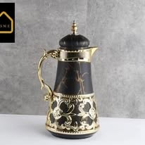 براد قهوة زخرفة اسلامية باللون الاسود والذهبي